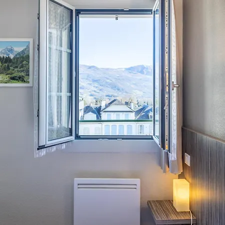 Cafe Les Fleurs Szálloda 2*