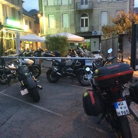 Cafe Les Fleurs Szálloda