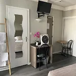 Cafe Les Fleurs Hotel 2*