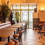 Cafe Les Fleurs 2*