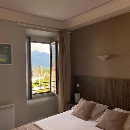 Cafe Les Fleurs Hotel 2*
