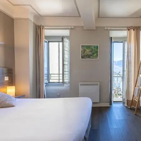 Hotel Cafe Les Fleurs