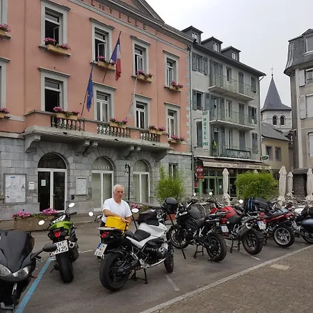 Hotel Cafe Les Fleurs 2*