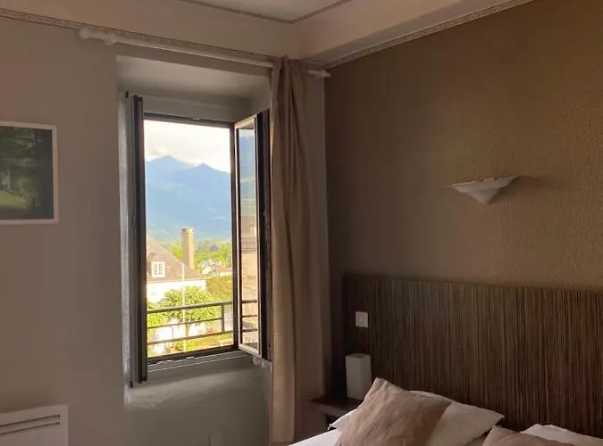 Cafe Les Fleurs ホテル 2*