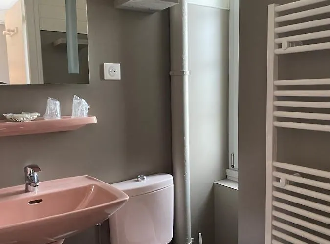 Cafe Les Fleurs 2* アルジュレス・ガゾスト