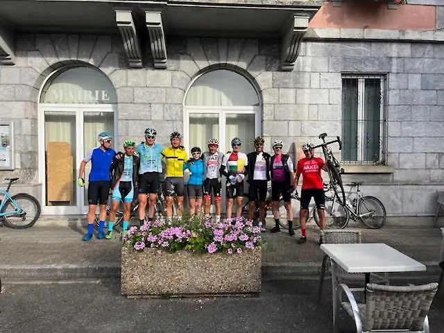 Cafe Les Fleurs アルジュレス・ガゾスト