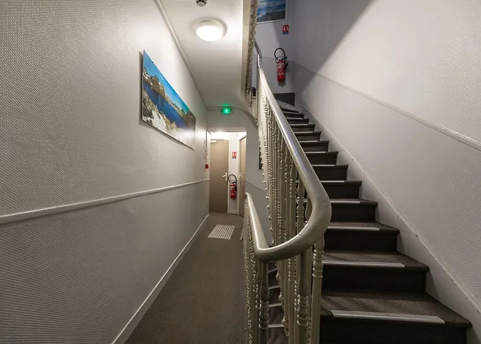 Cafe Les Fleurs 2* アルジュレス・ガゾスト