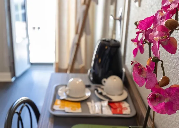 Cafe Les Fleurs アルジュレス・ガゾスト