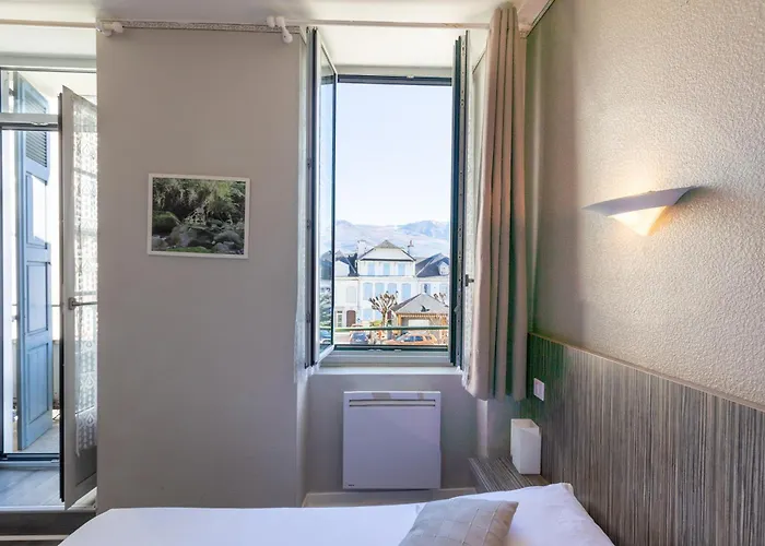 ホテル Cafe Les Fleurs 2*