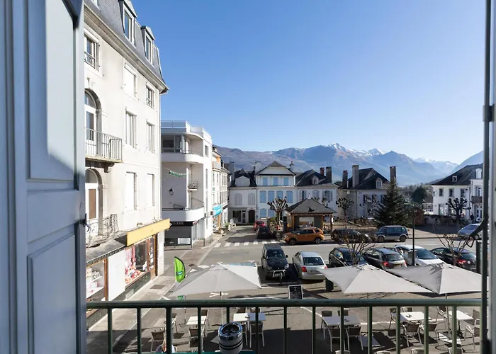 ホテル Cafe Les Fleurs アルジュレス・ガゾスト