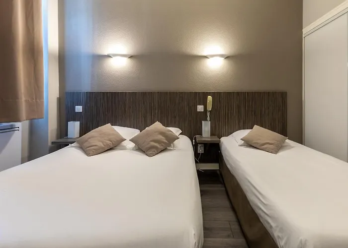 ホテル Cafe Les Fleurs アルジュレス・ガゾスト