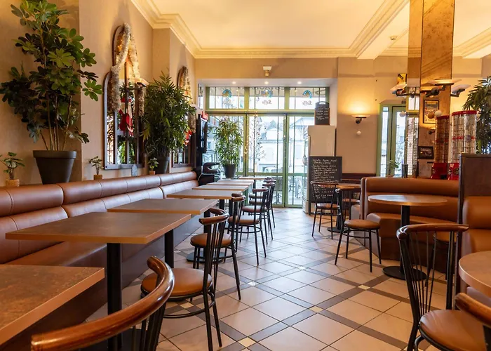 Cafe Les Fleurs 2* アルジュレス・ガゾスト