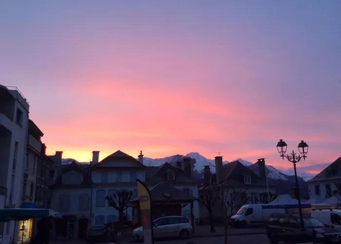 ホテル Cafe Les Fleurs アルジュレス・ガゾスト